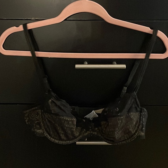 Black lace bra- 36B - Picture 3 of 5